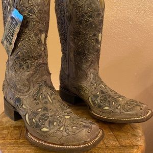 Corral Vintage 10M LD Brown Crater Bone Inlay NWT